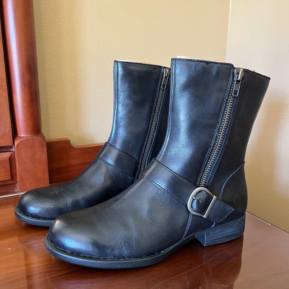 BORN Black Leather Boots, Buckle & double zippers